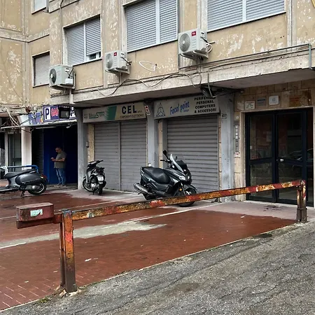 Dimora Di Antonietta - Near Train Station & Wi-fi Naples
