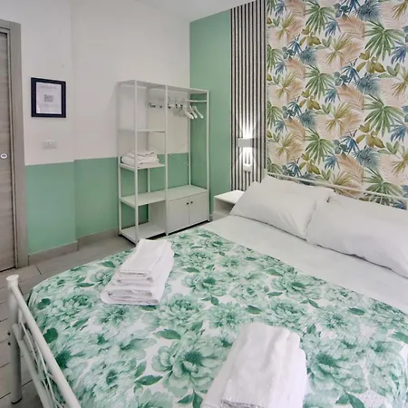 Dimora Di Antonietta - Near Train Station & Wi-fi Apartament Neapol