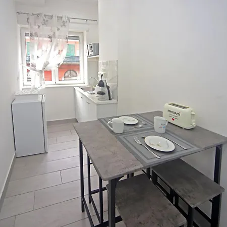 Dimora Di Antonietta - Near Train Station & Wi-fi Apartament Neapol