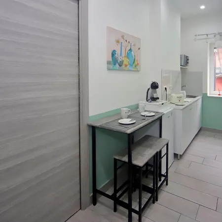 Dimora Di Antonietta - Near Train Station & Wi-fi Apartament