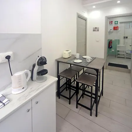 Dimora Di Antonietta - Near Train Station & Wi-fi Apartament