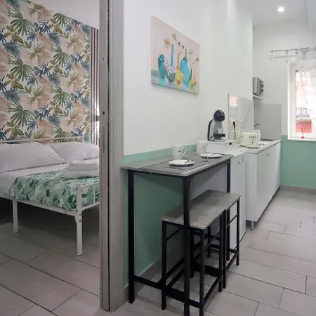 Dimora Di Antonietta - Near Train Station & Wi-fi Apartament *