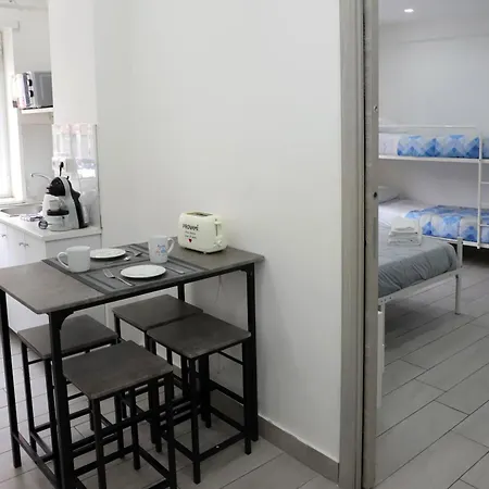 Dimora Di Antonietta - Near Train Station & Wi-fi Apartament